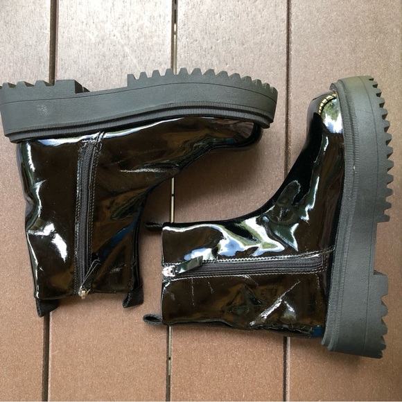 Zara Black Faux Patent Leather Zip Closure Boots 1.75” Heel Size 1.5 US - 33 UK - Picture 4 of 8
